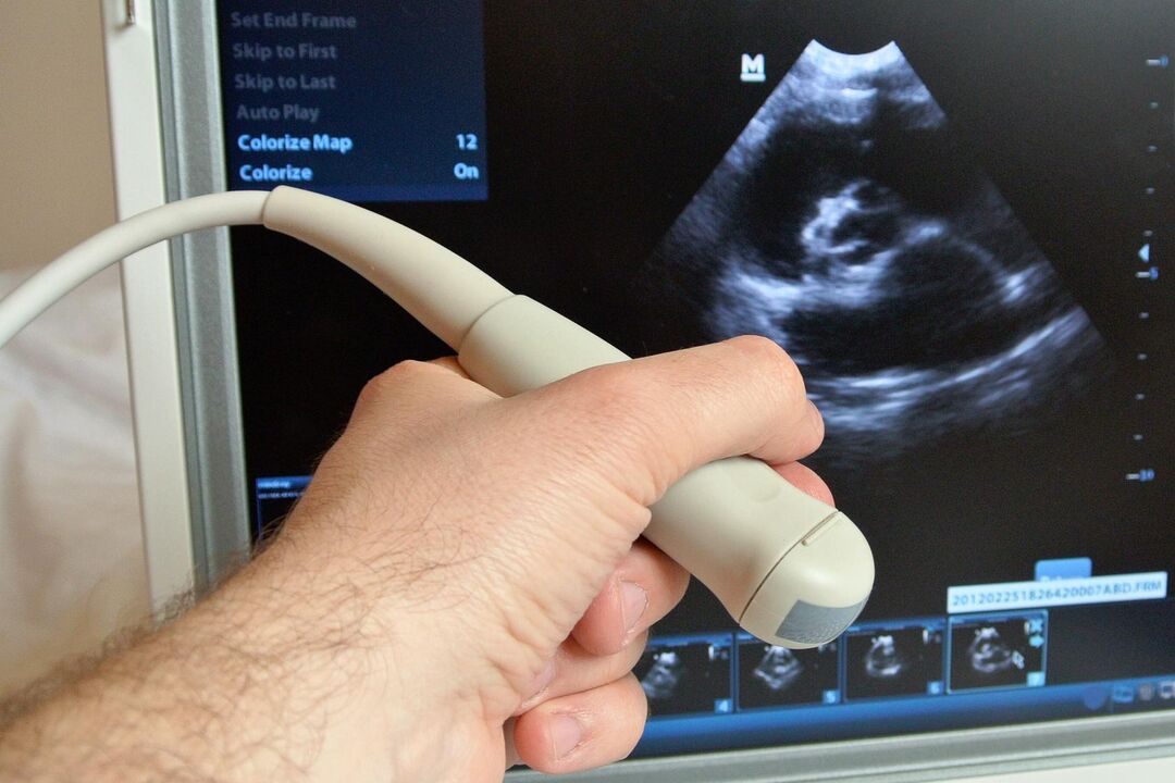 Ultraljud hjälper till att diagnostisera kongestiv prostatit hos en man
